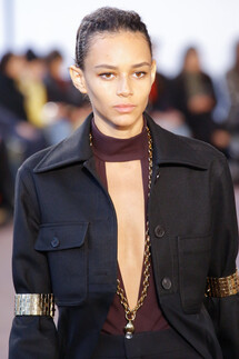 Details Chloé Fall 2018 Ready-to-Wear , Детали коллекции Хлоя осень зима 2018 , Fashion show , неделя моды в Париже , PFW , Paris Fashion Week , Mainstyles